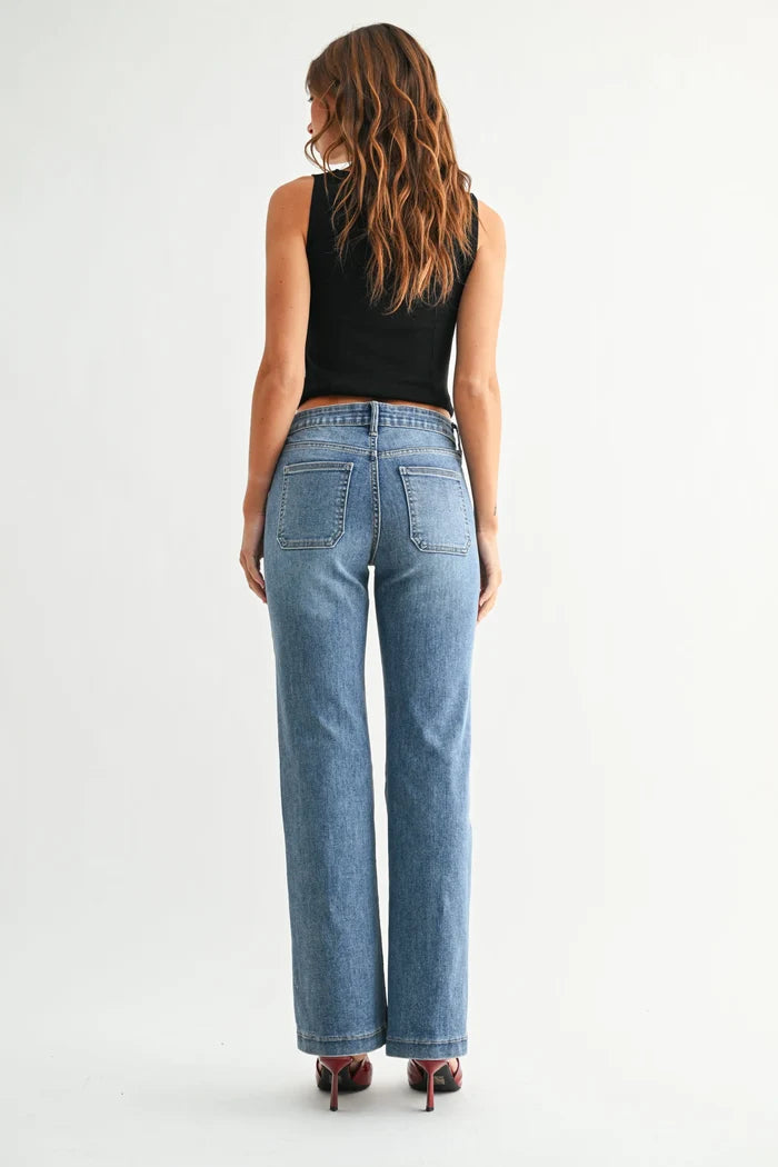 Light-wash patch pocket flare jeans with straight-leg cut