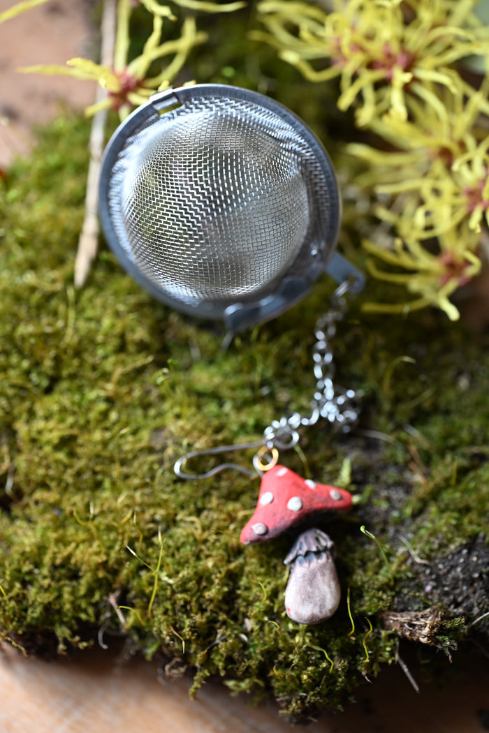Tea ball No. 8